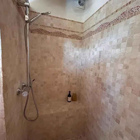 Clos Des Cassis - 게스트하우스 Villeneuve (Alpes-de-Haute-Provence)