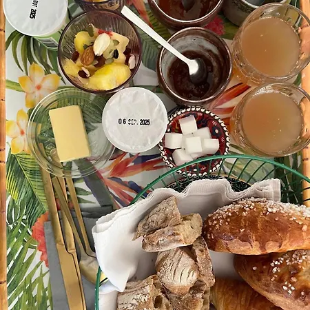 게스트하우스 Clos Des Cassis - 3*