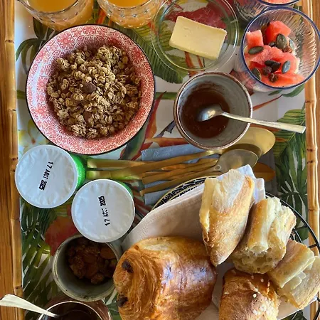 게스트하우스 Clos Des Cassis - 3*